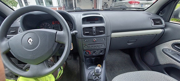 Renault Clio 7 of 11