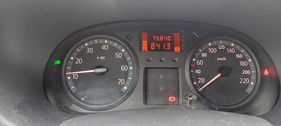 Renault Clio 8 of 11