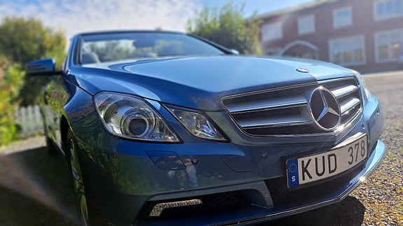 Mercedes-Benz E250 2 of 8