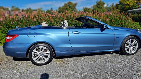 Mercedes-Benz E250 3 of 8