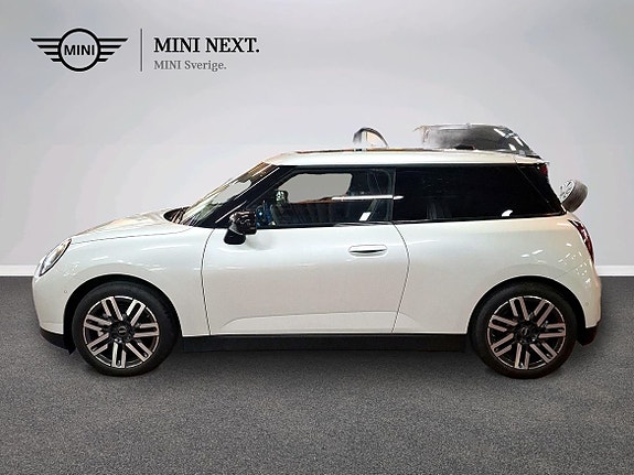 MINI Cooper SE 2 of 16