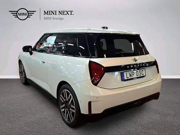 MINI Cooper SE 5 of 16