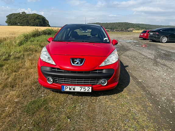 Peugeot 207 2 of 7