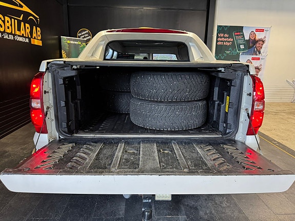 Chevrolet Avalanche 13 of 22