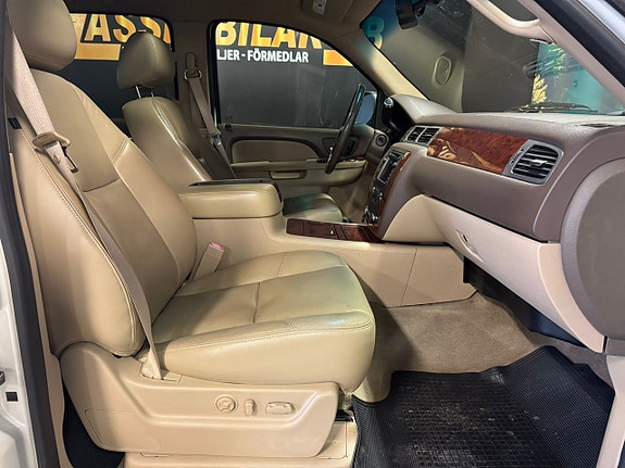 Chevrolet Avalanche 21 of 22