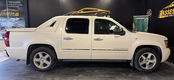 Chevrolet Avalanche 11 of 22