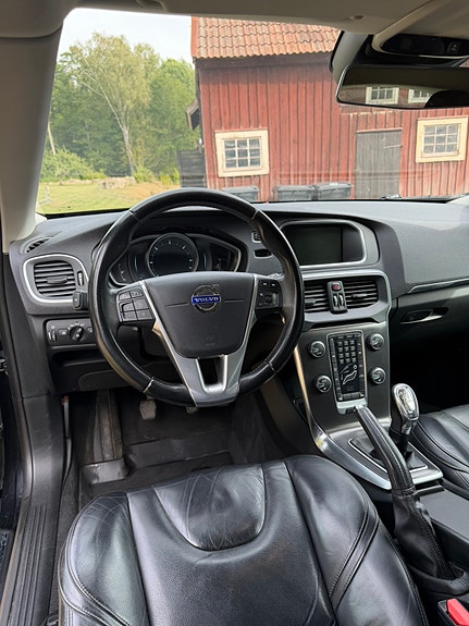Volvo V40 10 of 14