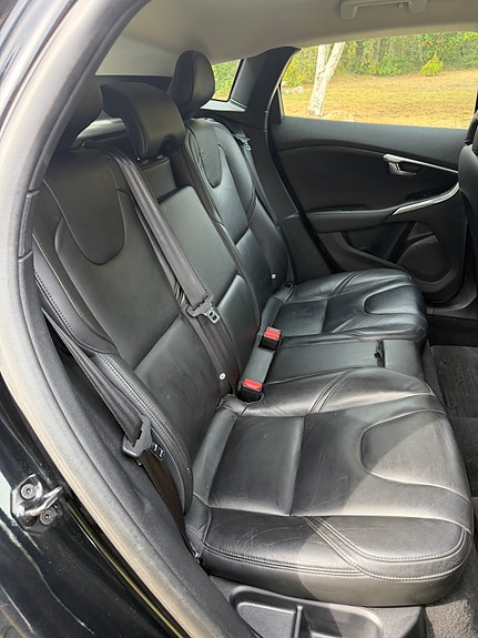Volvo V40 8 of 14