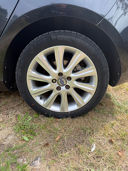 Volvo V40 13 of 14