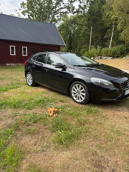 Volvo V40 4 of 14