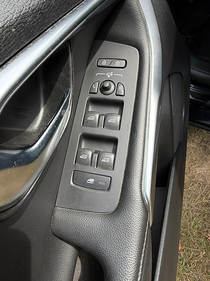 Volvo V40 11 of 14