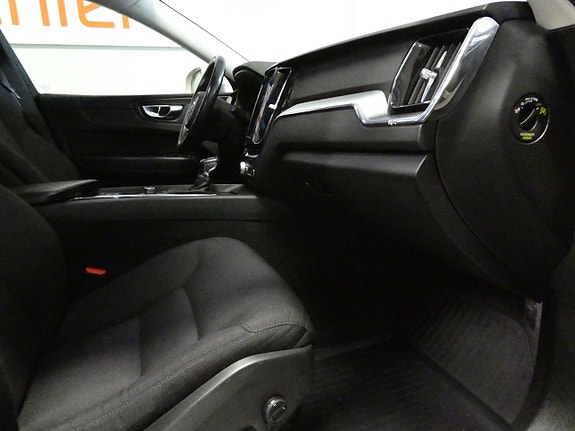 Volvo XC60 14 of 27