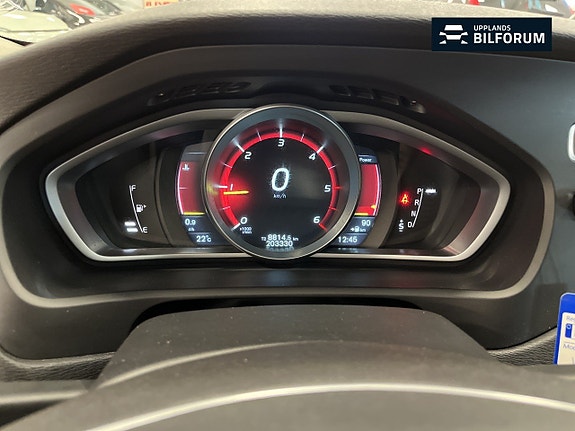 Volvo V40 10 of 16