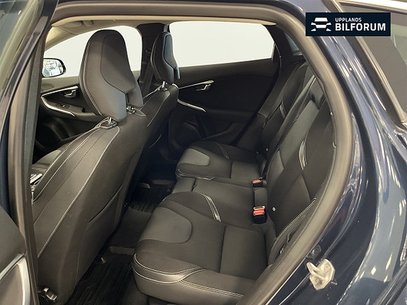 Volvo V40 9 of 16