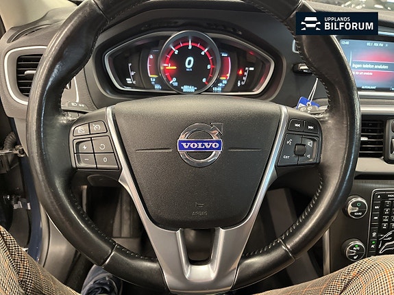 Volvo V40 15 of 16