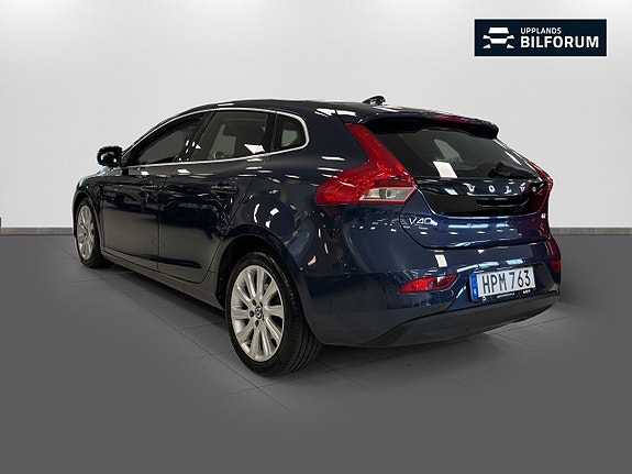 Volvo V40 6 of 16