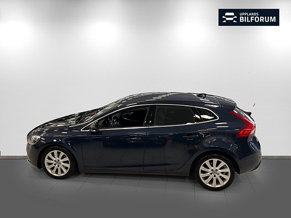 Volvo V40 4 of 16
