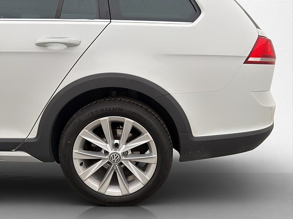 Volkswagen Golf Alltrack 22 of 24