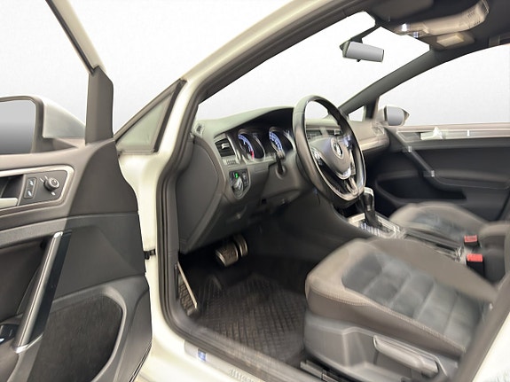 Volkswagen Golf Alltrack 9 of 24