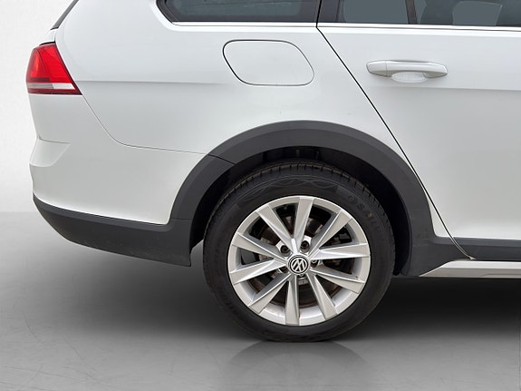 Volkswagen Golf Alltrack 23 of 24