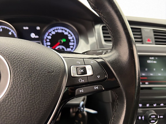Volkswagen Golf Alltrack 12 of 24
