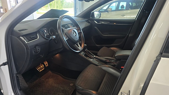 Skoda Octavia 5 of 9