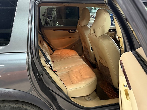 Volvo XC70 11 of 16