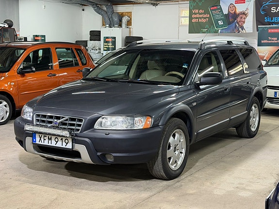Volvo XC70 4 of 16
