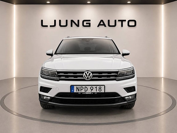 Volkswagen Tiguan 3 of 23