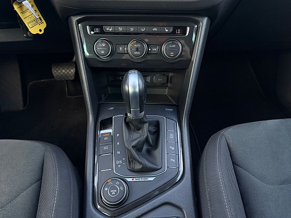 Volkswagen Tiguan 14 of 23