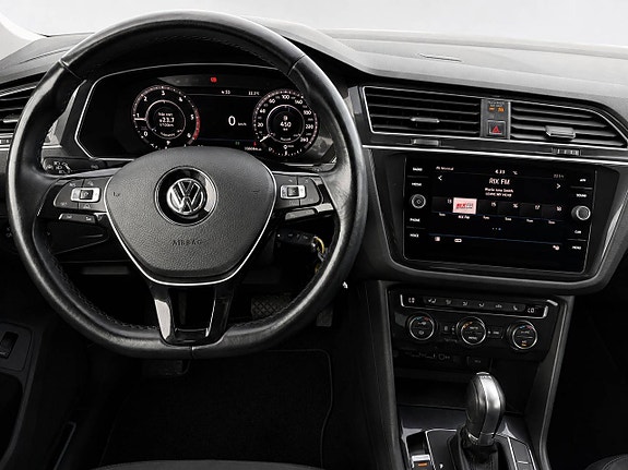 Volkswagen Tiguan 12 of 23