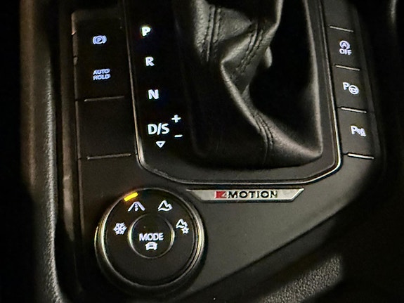 Volkswagen Tiguan 15 of 23