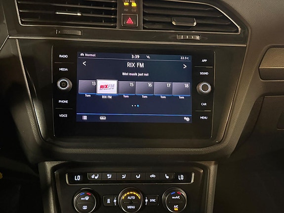 Volkswagen Tiguan 13 of 23