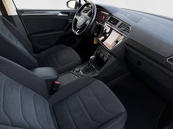 Volkswagen Tiguan 10 of 23