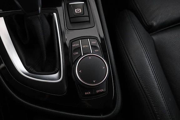 BMW 225xe 26 of 30