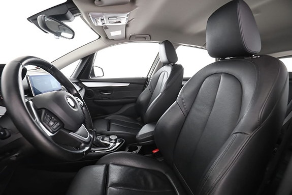 BMW 225xe 11 of 30