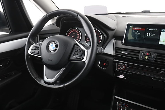 BMW 225xe 14 of 30