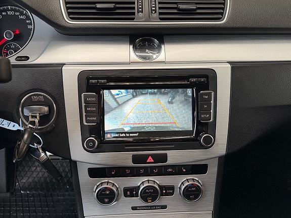 Volkswagen Passat Alltrack 13 of 15