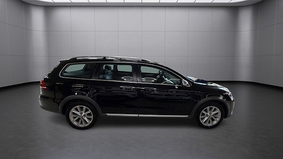Volkswagen Passat Alltrack 4 of 15