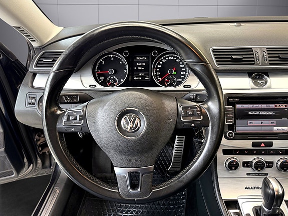 Volkswagen Passat Alltrack 11 of 15