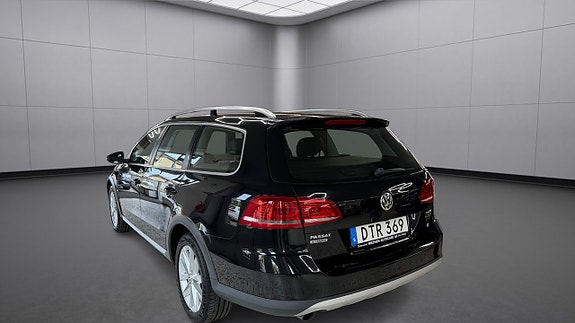 Volkswagen Passat Alltrack 7 of 15