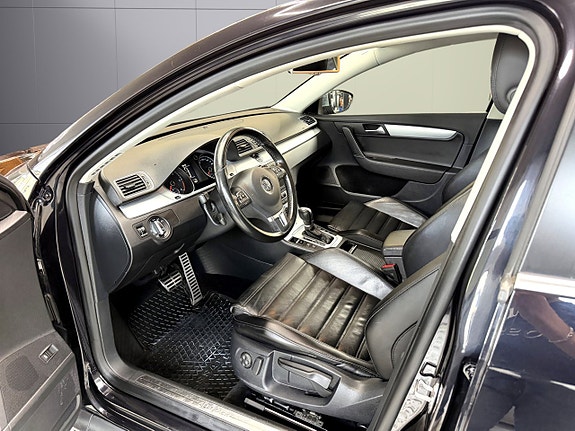 Volkswagen Passat Alltrack 9 of 15