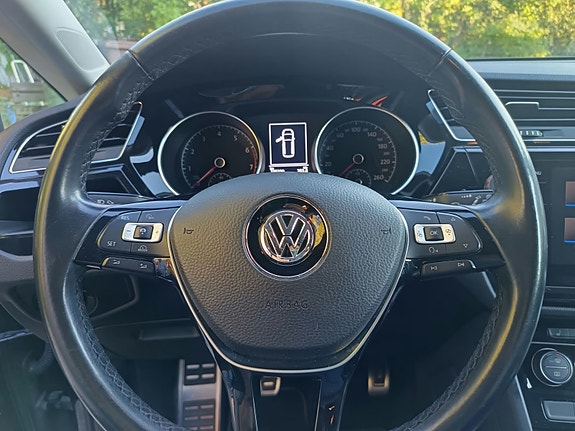 Volkswagen Touran 23 of 30
