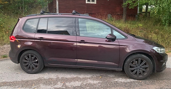 Volkswagen Touran 2 of 30