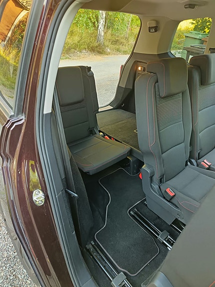 Volkswagen Touran 8 of 30
