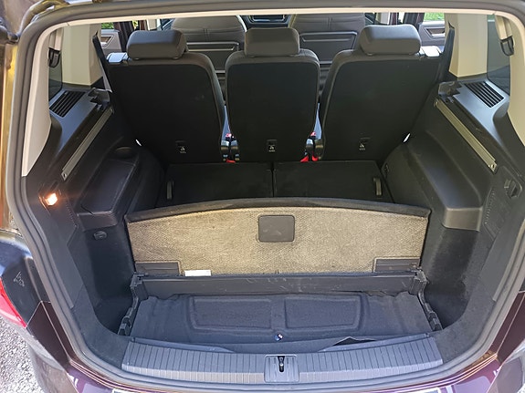 Volkswagen Touran 7 of 30