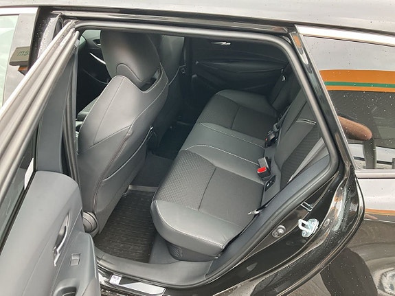 Toyota Corolla 8 of 11