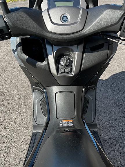 Yamaha N-Max 10 of 10