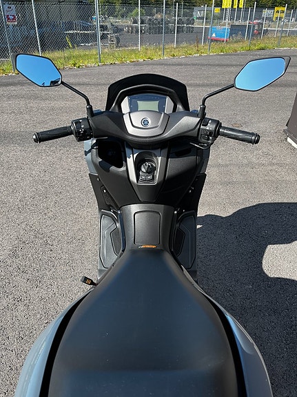 Yamaha N-Max 9 of 10