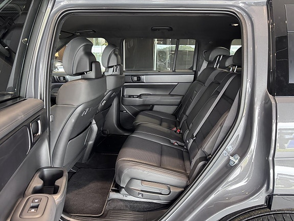 Hyundai Santa Fe 10 of 14